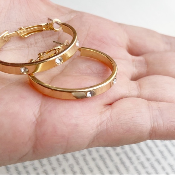 Gold and zirconia sparks classic medium hopps statement earrings - Picture 3 of 7